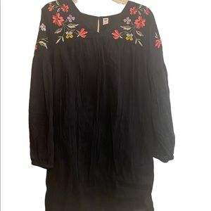 Old Navy black floral embroidered long sleeve shift dress large